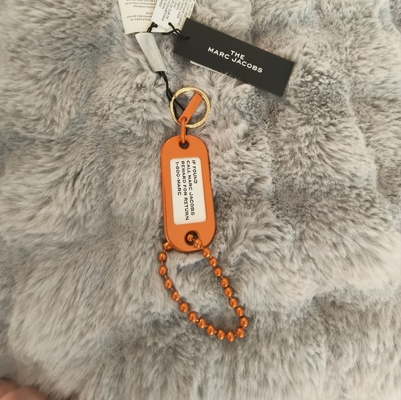 NEW Marc Jacobs Key Ring Keychain Bag Tag RAre To Find - Picture 2 of 3